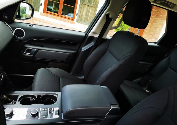 Land Rover Discovery cena 94900 przebieg: 179000, rok produkcji 2018 z Kobyłka małe 352
